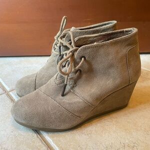 Toms Kala Wedge Boots- desert taupe, size 6